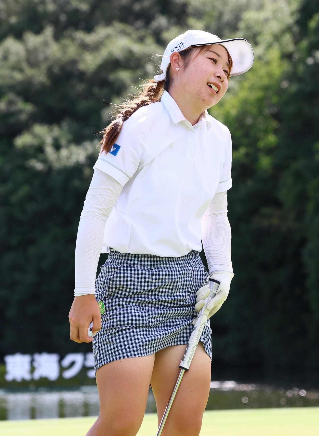 18番、ダブルボギーし落胆する荒木（撮影・上山淳一）