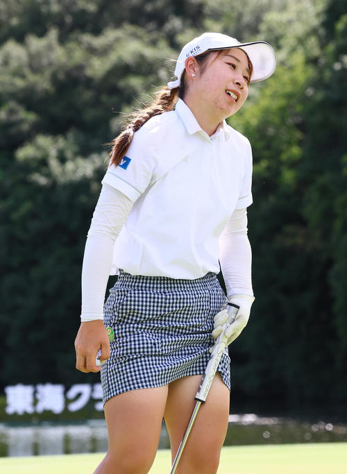 18番、ダブルボギーし落胆する荒木（撮影・上山淳一）