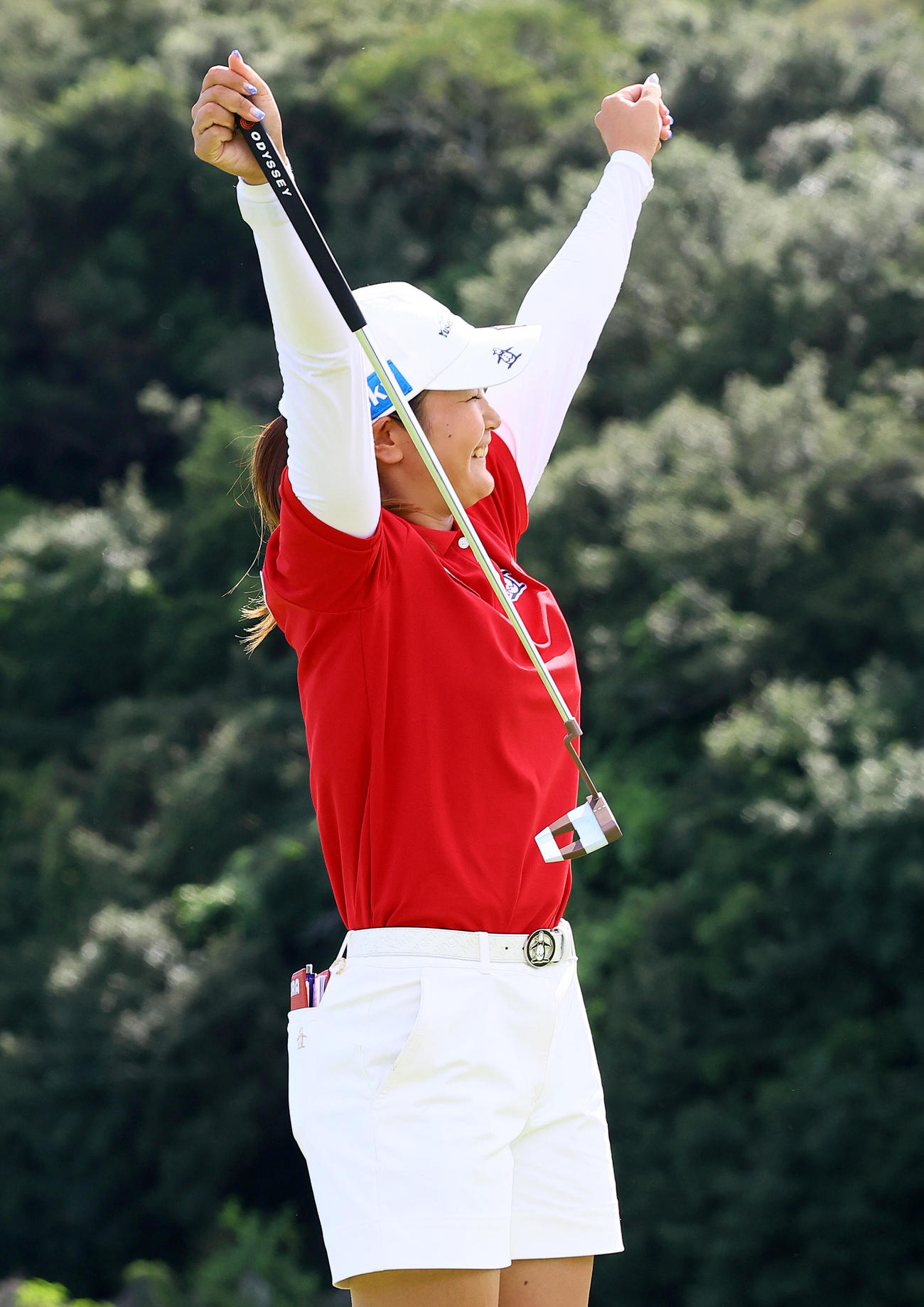 18番、優勝を決めガッツポーズする神谷そ（撮影・上山淳一）