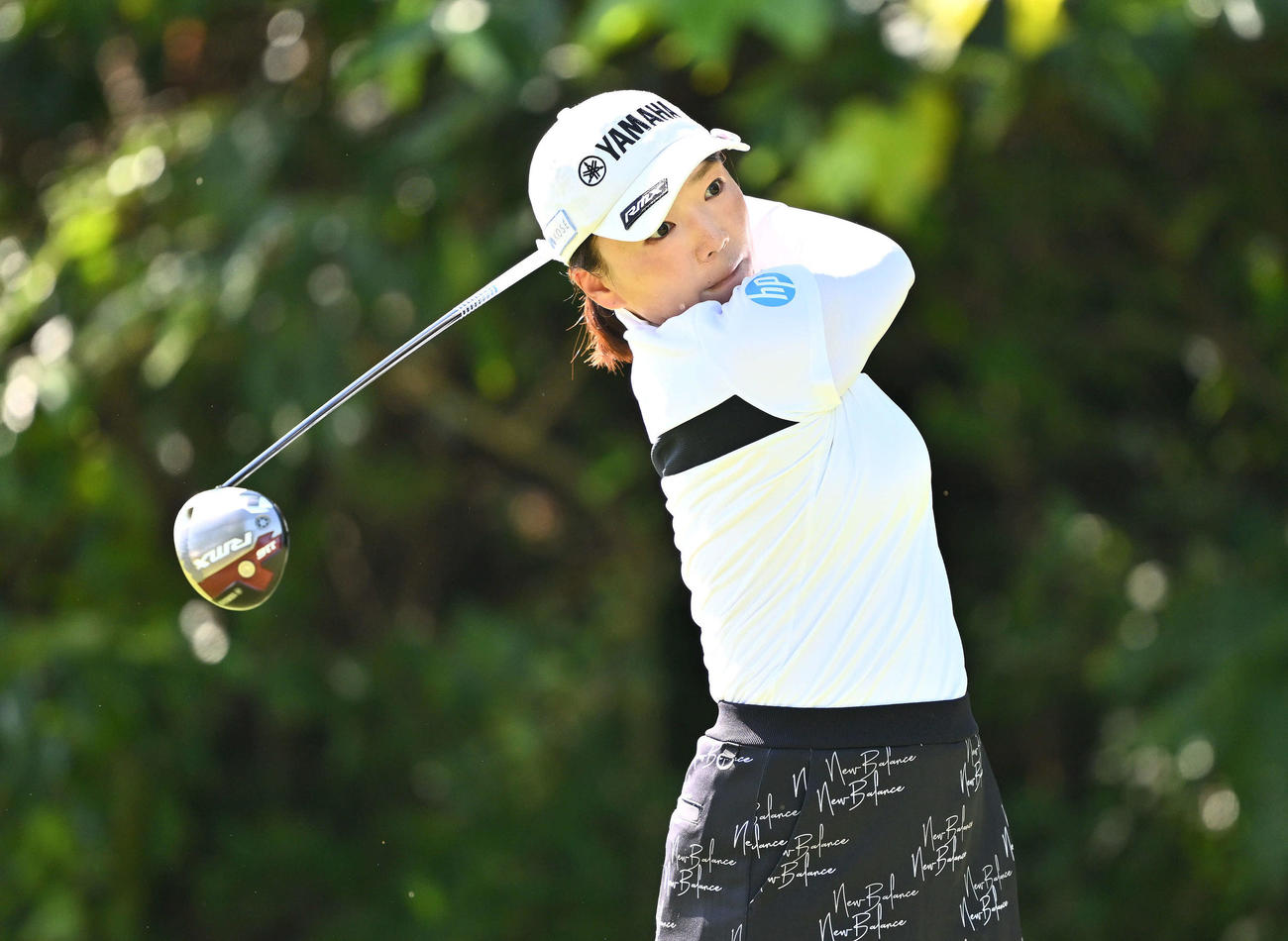 2番、ティーショットを放つ有村（撮影・滝沢徹郎）