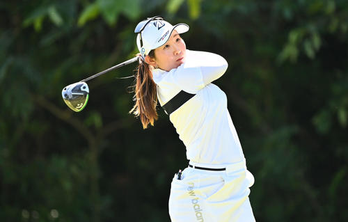 2番、ティーショットを放つ工藤優（撮影・滝沢徹郎）