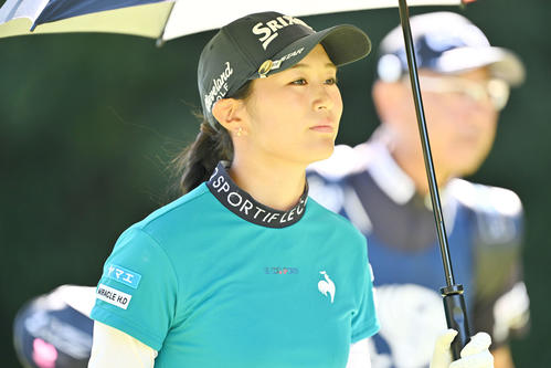 2番、ラウンドする中村（撮影・滝沢徹郎）