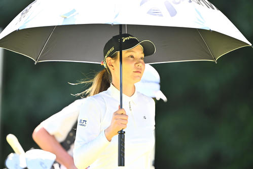 2番、ラウンドする山路（撮影・滝沢徹郎）