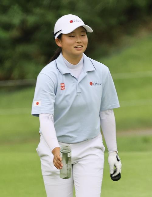18番、第3打後に芽土を入れた広吉優梨（撮影・藤尾明華）
