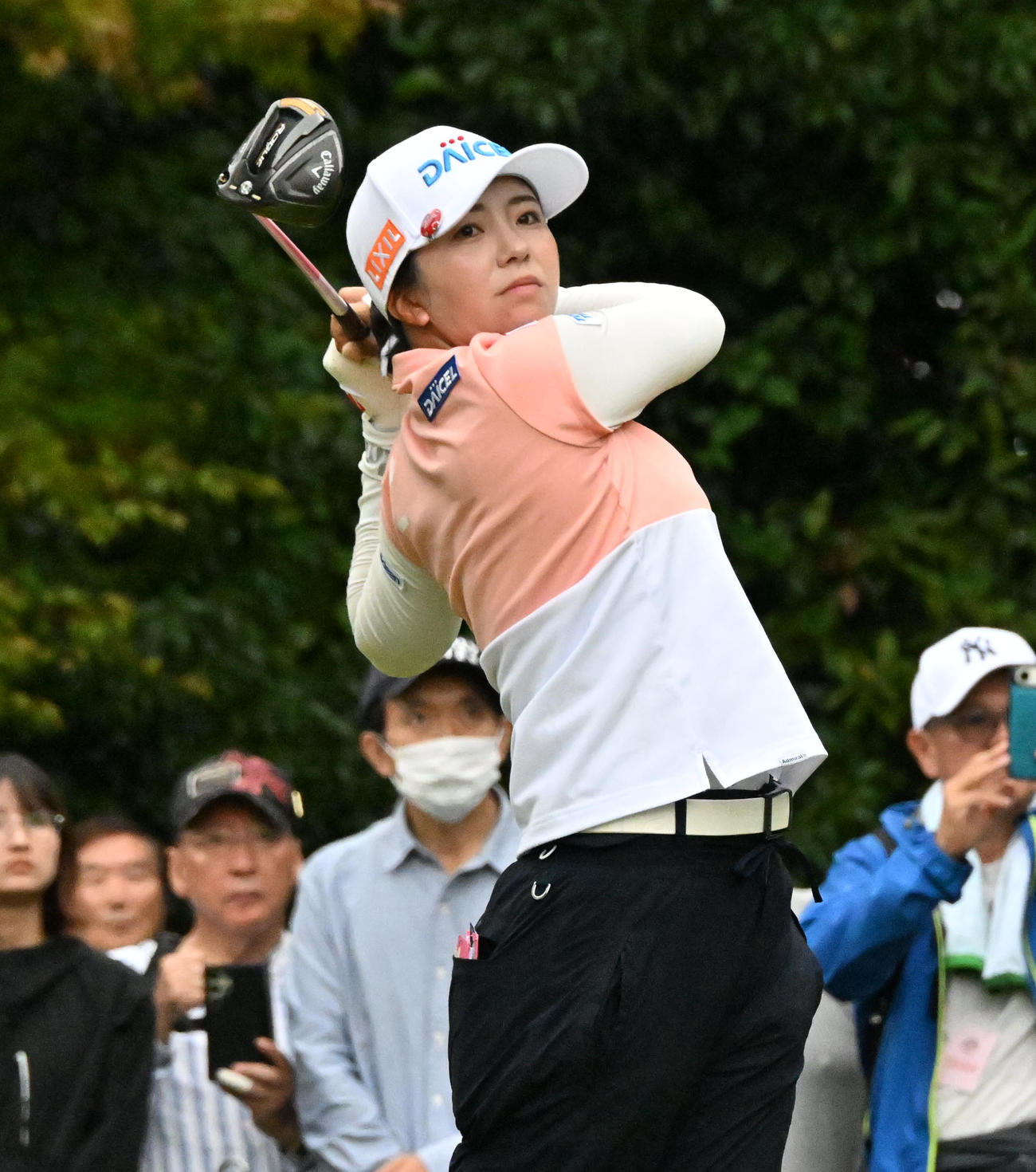 3番、ティーショットを放つ堀（撮影・石井愛子）