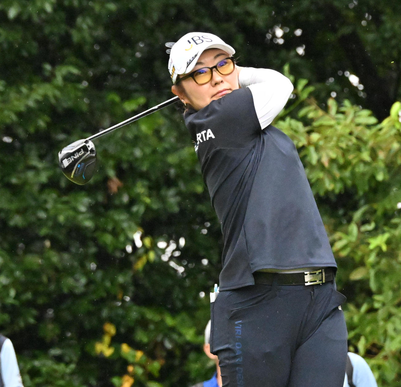 3番、ティーショットを放つ藤田（撮影・石井愛子）