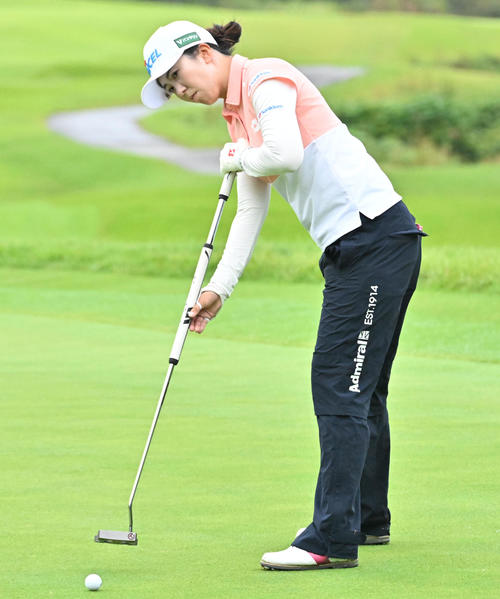 3番、バーディーを狙う堀（撮影・石井愛子）