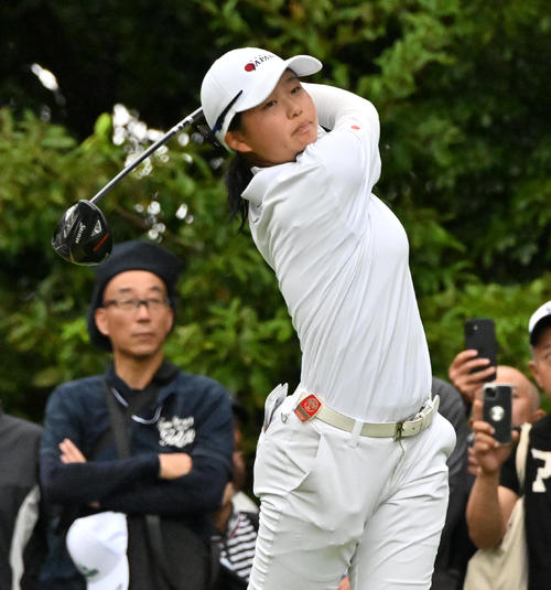 3番、ティーショットを放つ広吉（撮影・石井愛子）