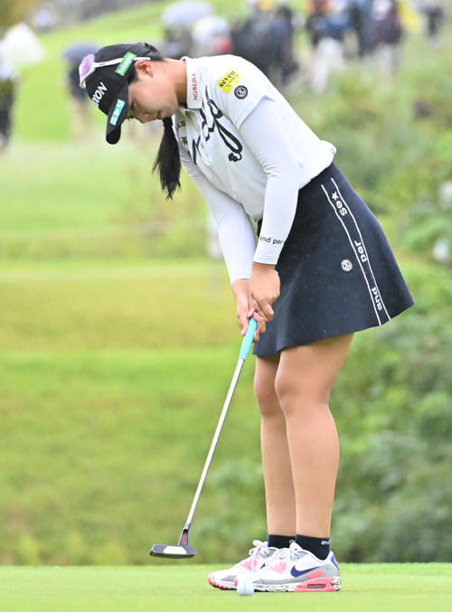 2番、バーディーを狙う菅（撮影・石井愛子）