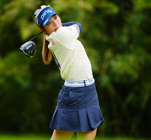 3番、ティーショットに臨む佐久間（撮影・垰建太）