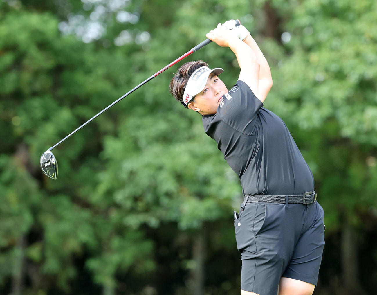 2番、ティーショットを放つ工藤（撮影・鈴木正人）