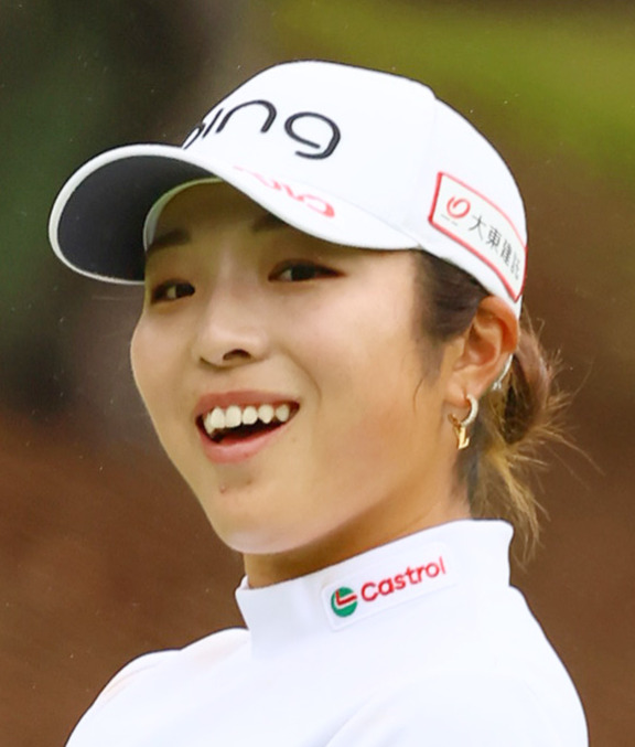 優勝した佐久間朱莉＝2025年10月26日、兵庫県三木市・マスターズGC