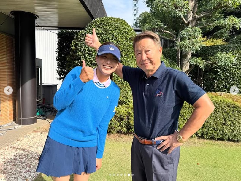 渋野日向子のマネジャーが運営する公式インスタグラムから