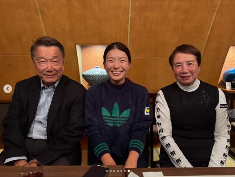 渋野日向子のマネジャーが運営する公式インスタグラムから