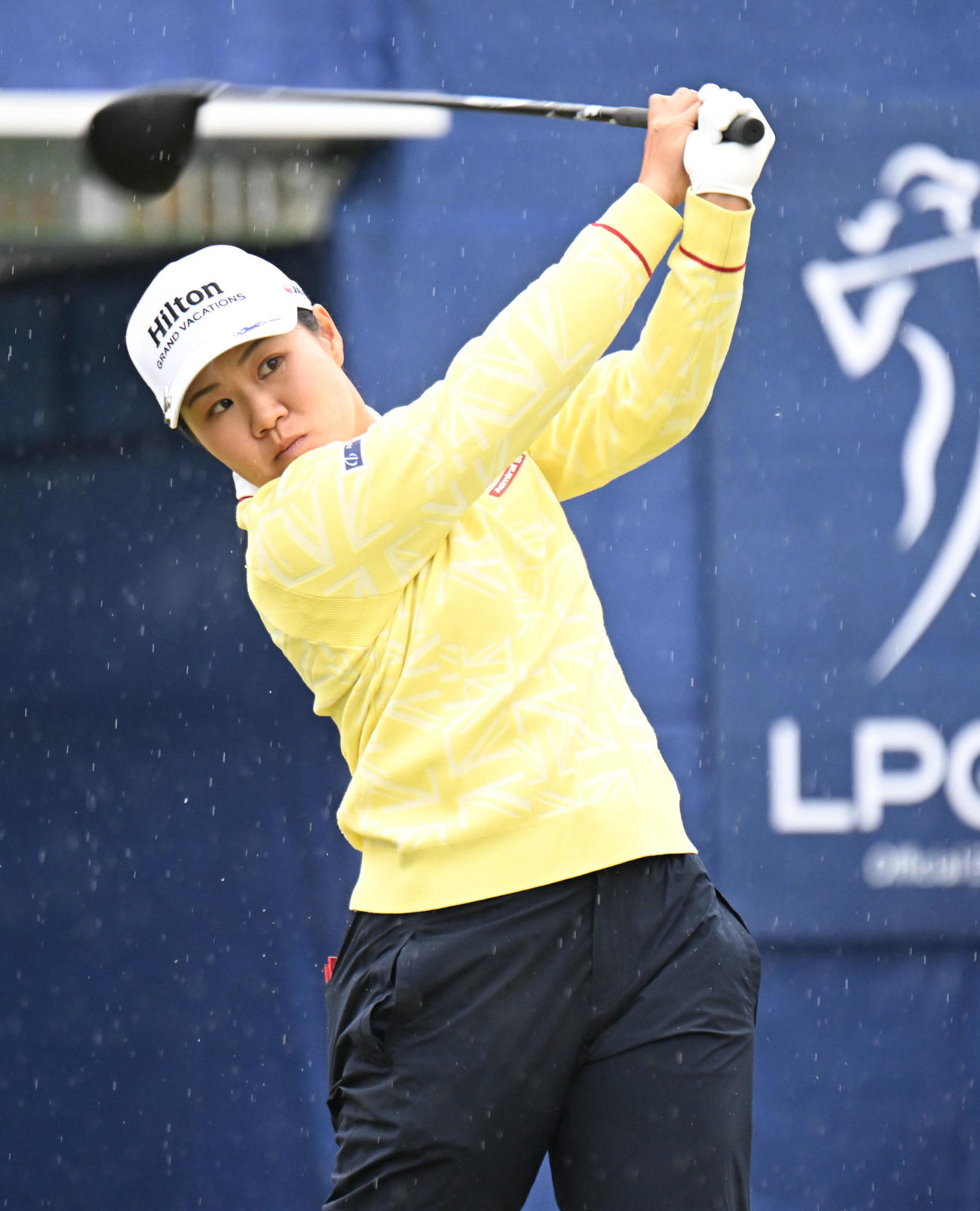 1番、ティーショットを打つ畑岡奈紗（撮影・和賀正仁）