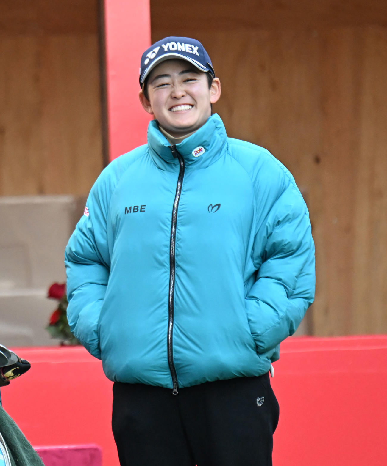 1番、笑顔でスタートを待つ岩井明愛（撮影・和賀正仁）