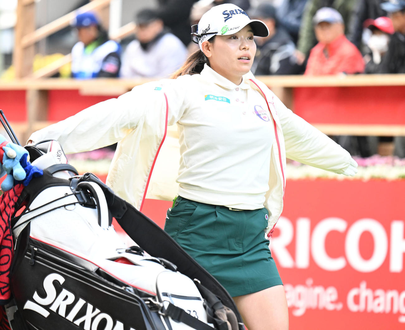 1番、笑顔でスタートする勝みなみ（撮影・和賀正仁）