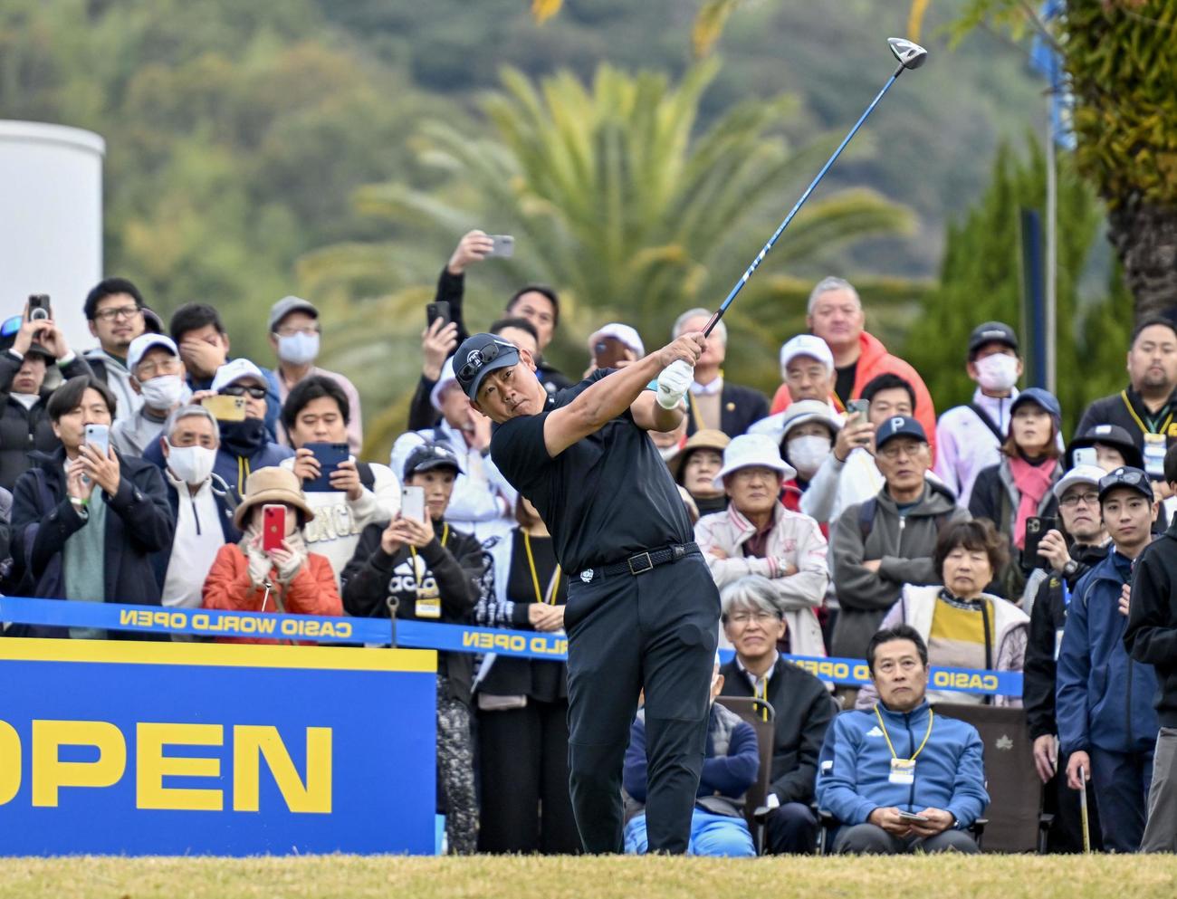 主催者推薦で出場したアマチュアの松坂（共同）