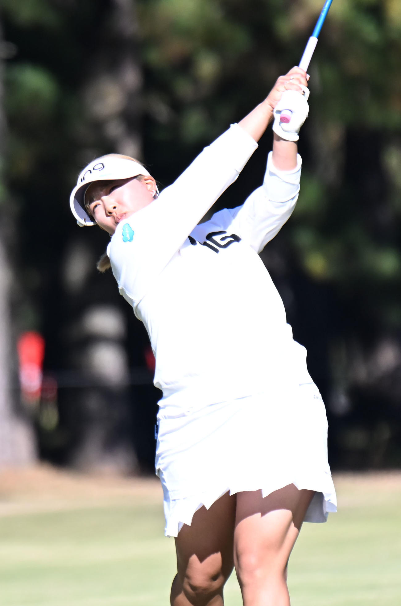 15番、第2打を打つ鈴木愛（撮影・和賀正仁）