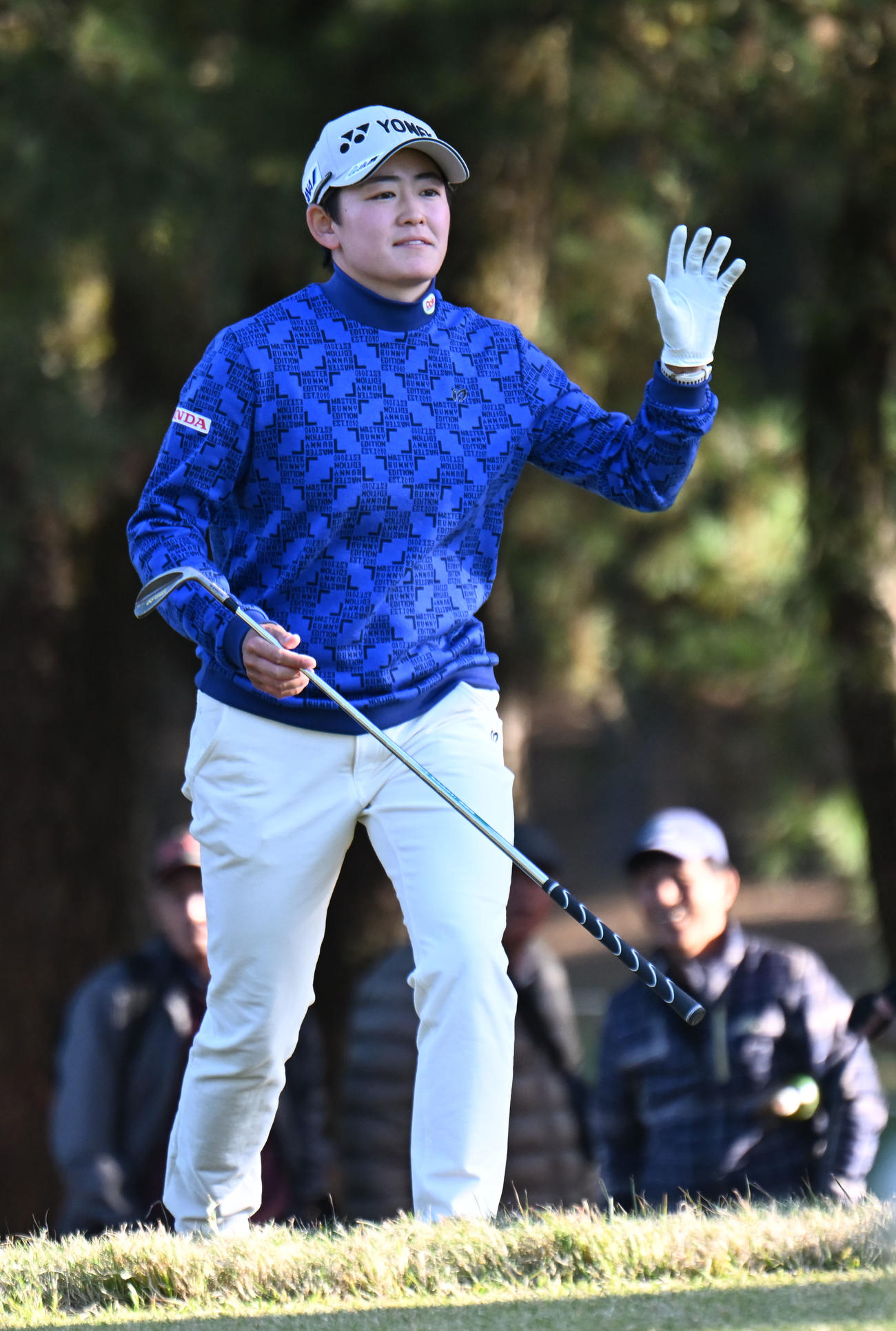 18番、第3打でピンに寄せる岩井明愛（撮影・和賀正仁）