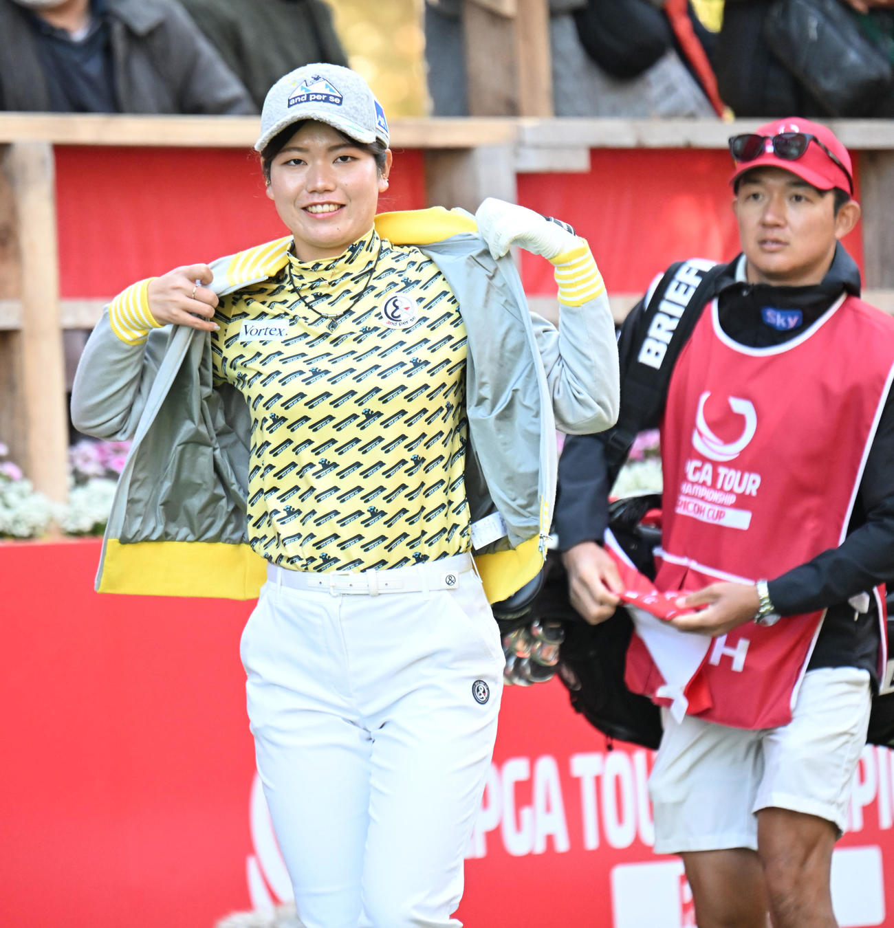1番、笑顔でスタートする桜井心那（撮影・和賀正仁）