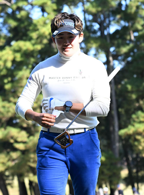 9番、ボギーとする岩井明愛(撮影・和賀正仁)