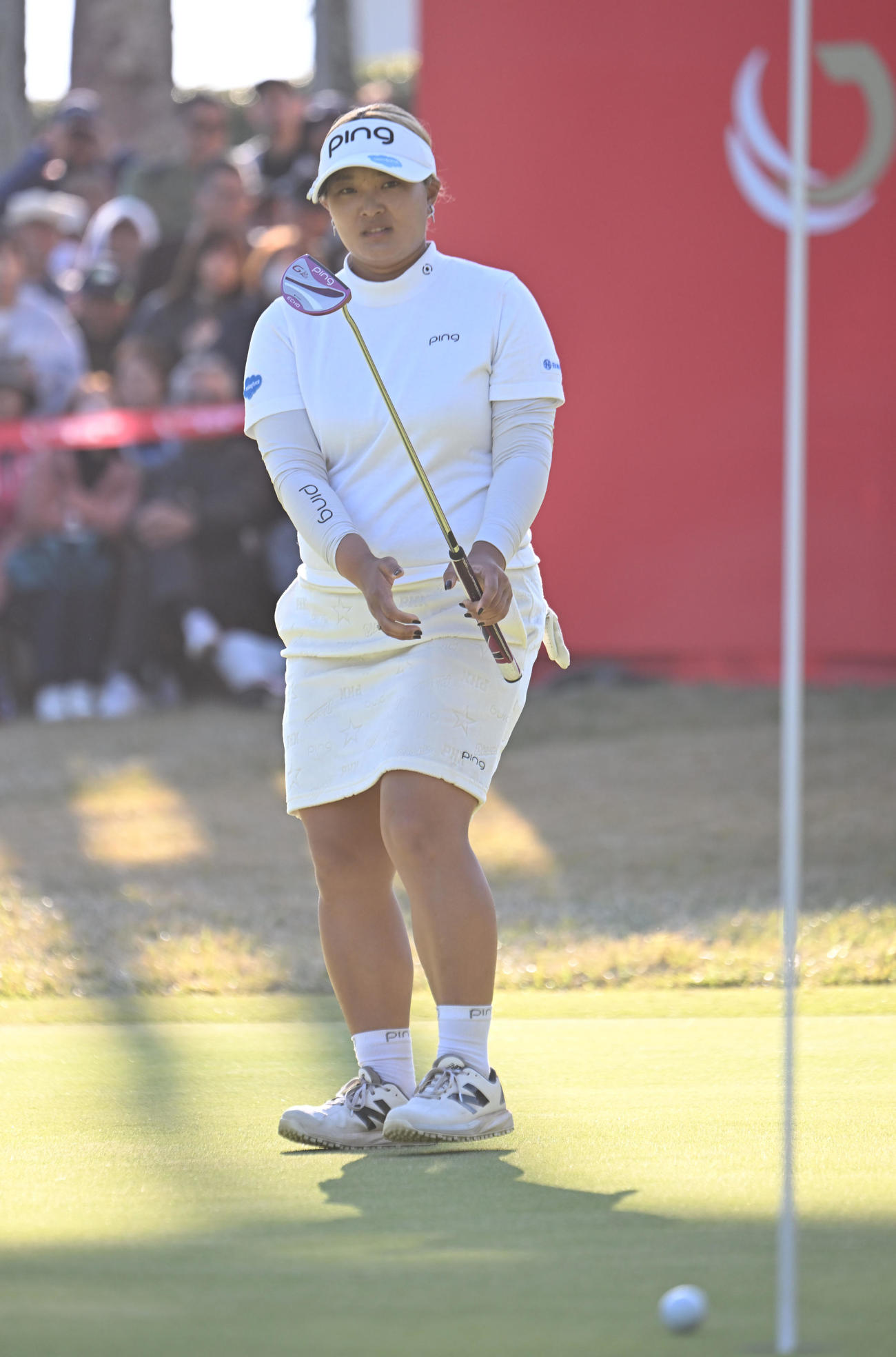 18番、、パーパットを外す鈴木愛（撮影・和賀正仁）