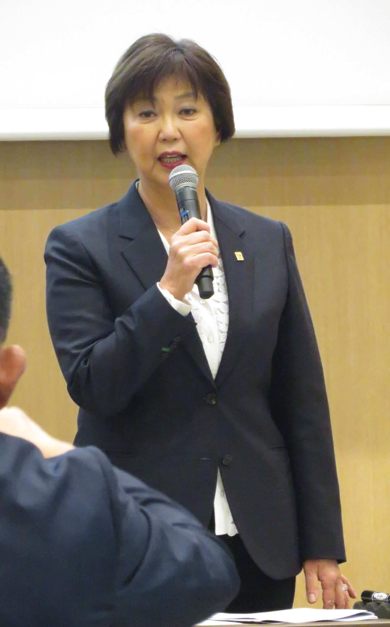 会見した日本女子プロゴルフ協会の小林浩美会長