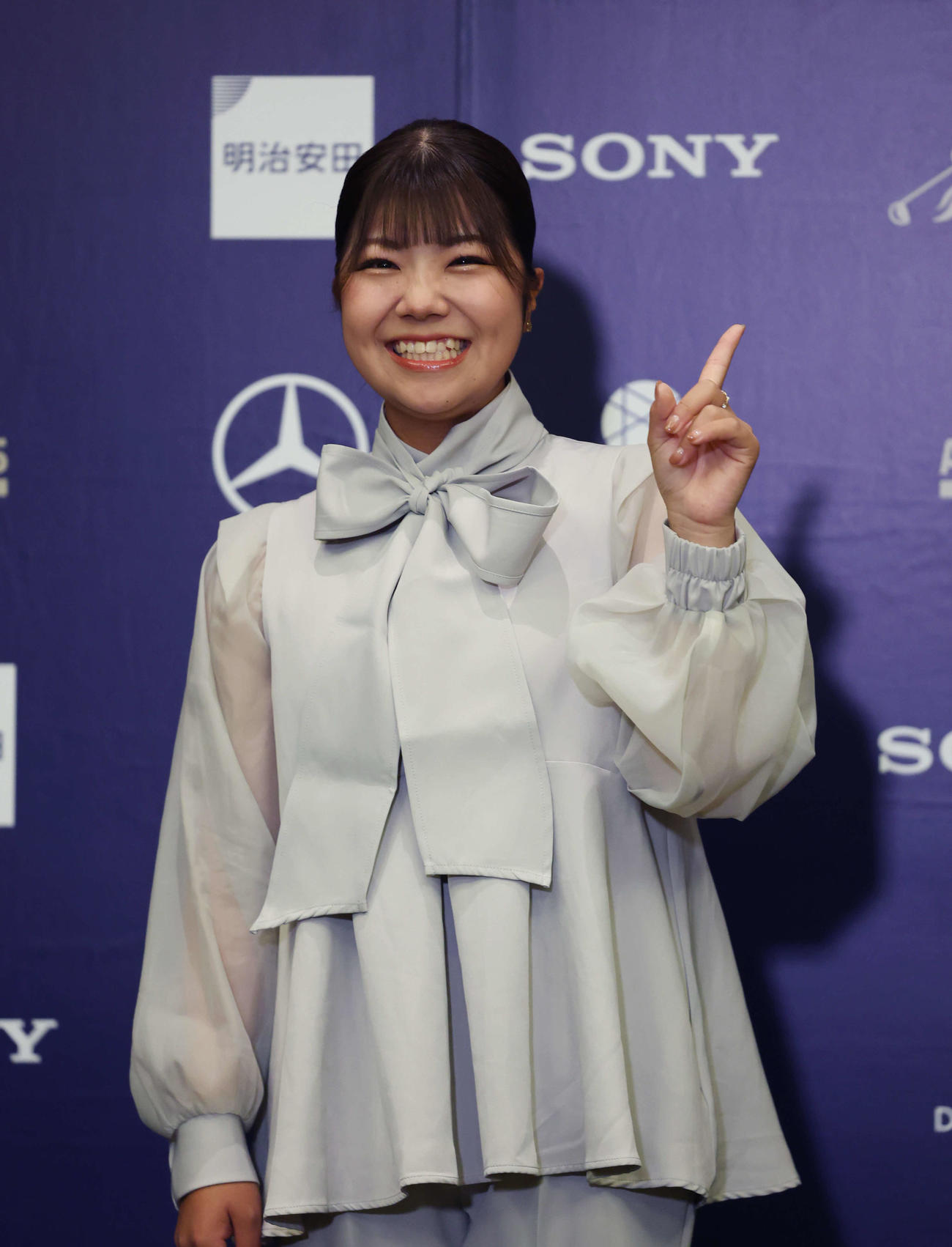 授賞式でドレスアップした大久保（撮影・増田悦実）