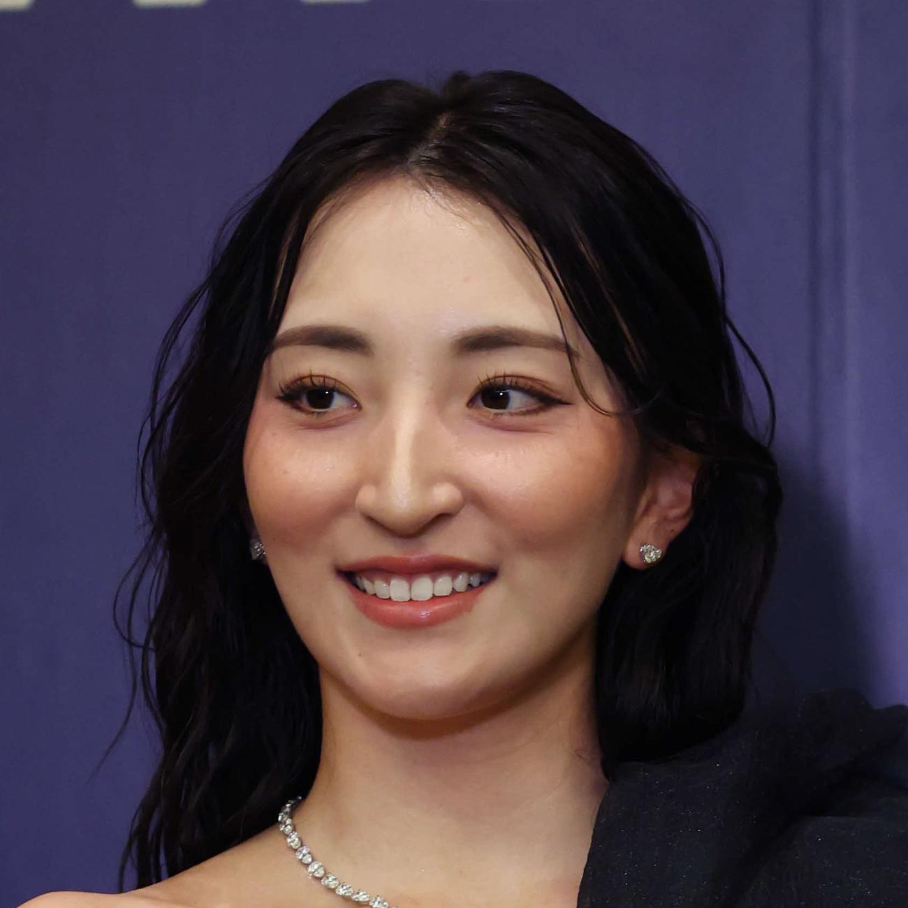 授賞式でドレスアップした脇元華