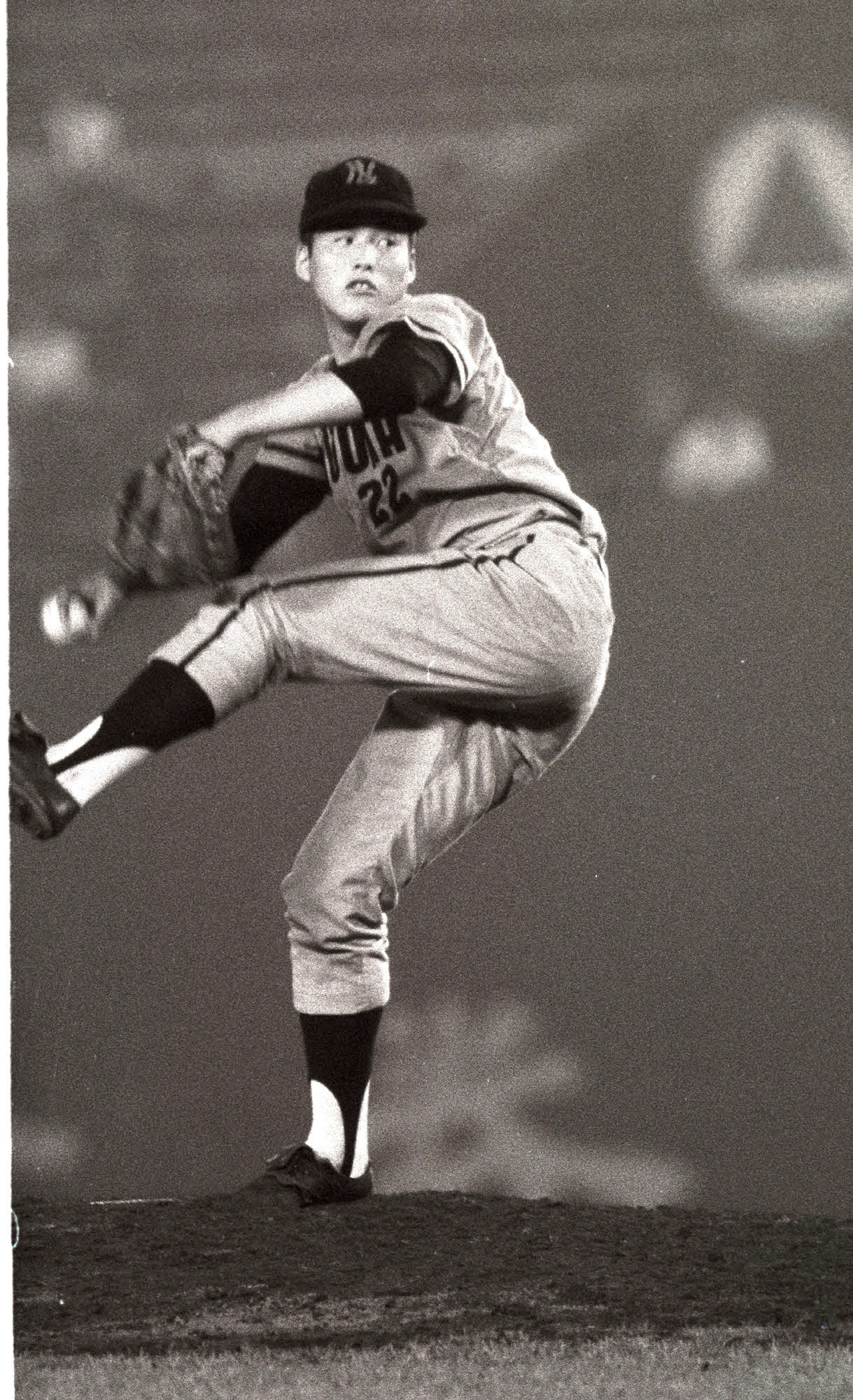 東映対西鉄　西鉄新人の尾崎将司さんの投球フォーム（1965年7月撮影）