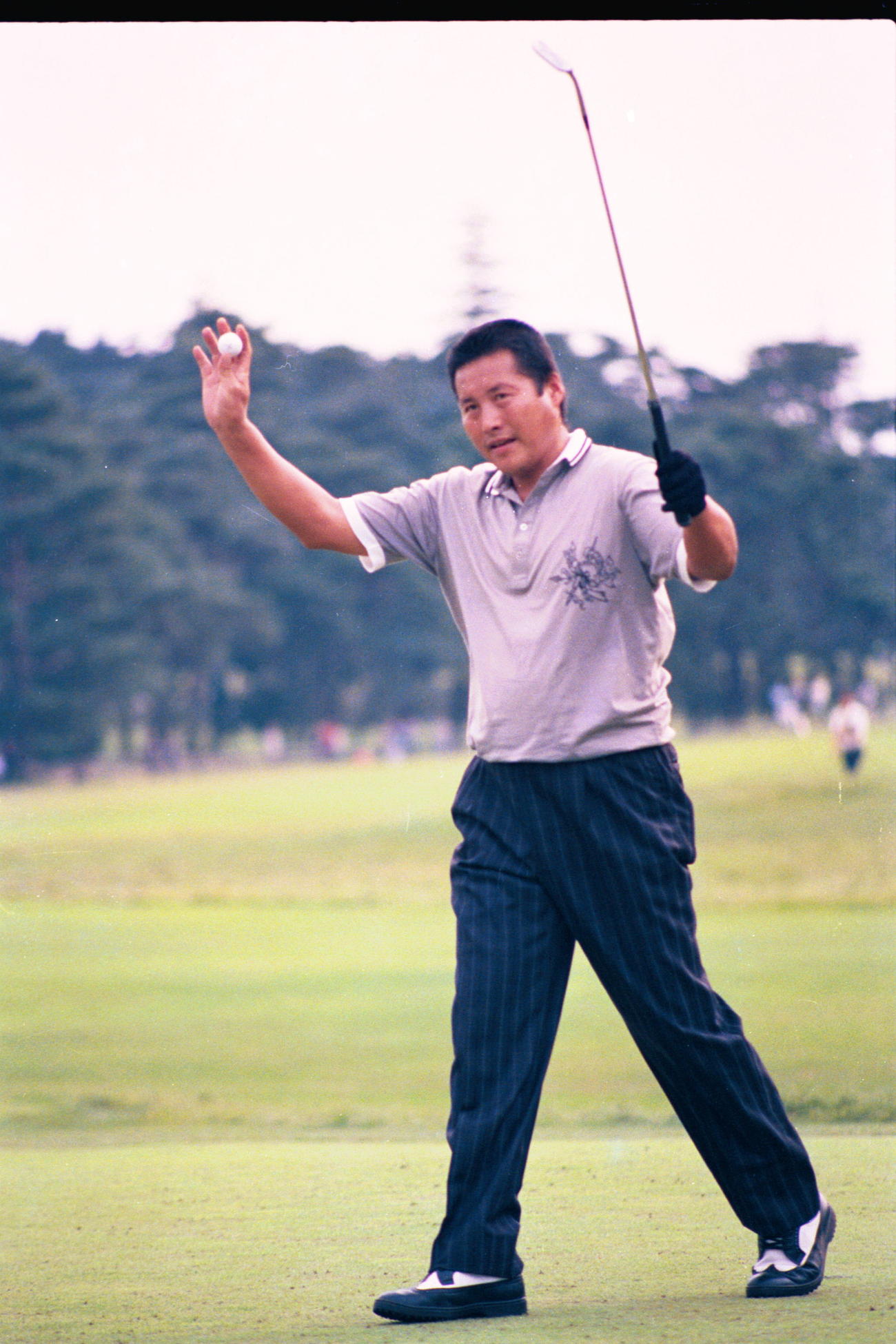 優勝した尾崎将司さん（1988年10月撮影）