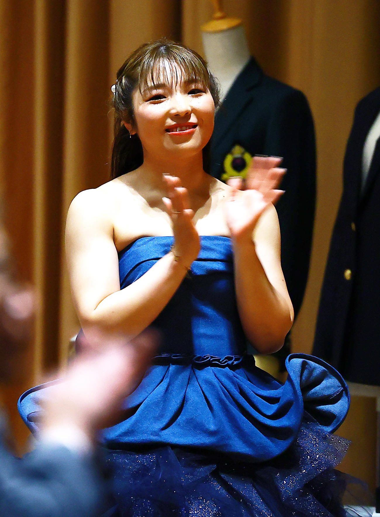 プロゴルフの年間女王祝勝パーティーに登場した佐久間朱莉（撮影・野上伸悟）