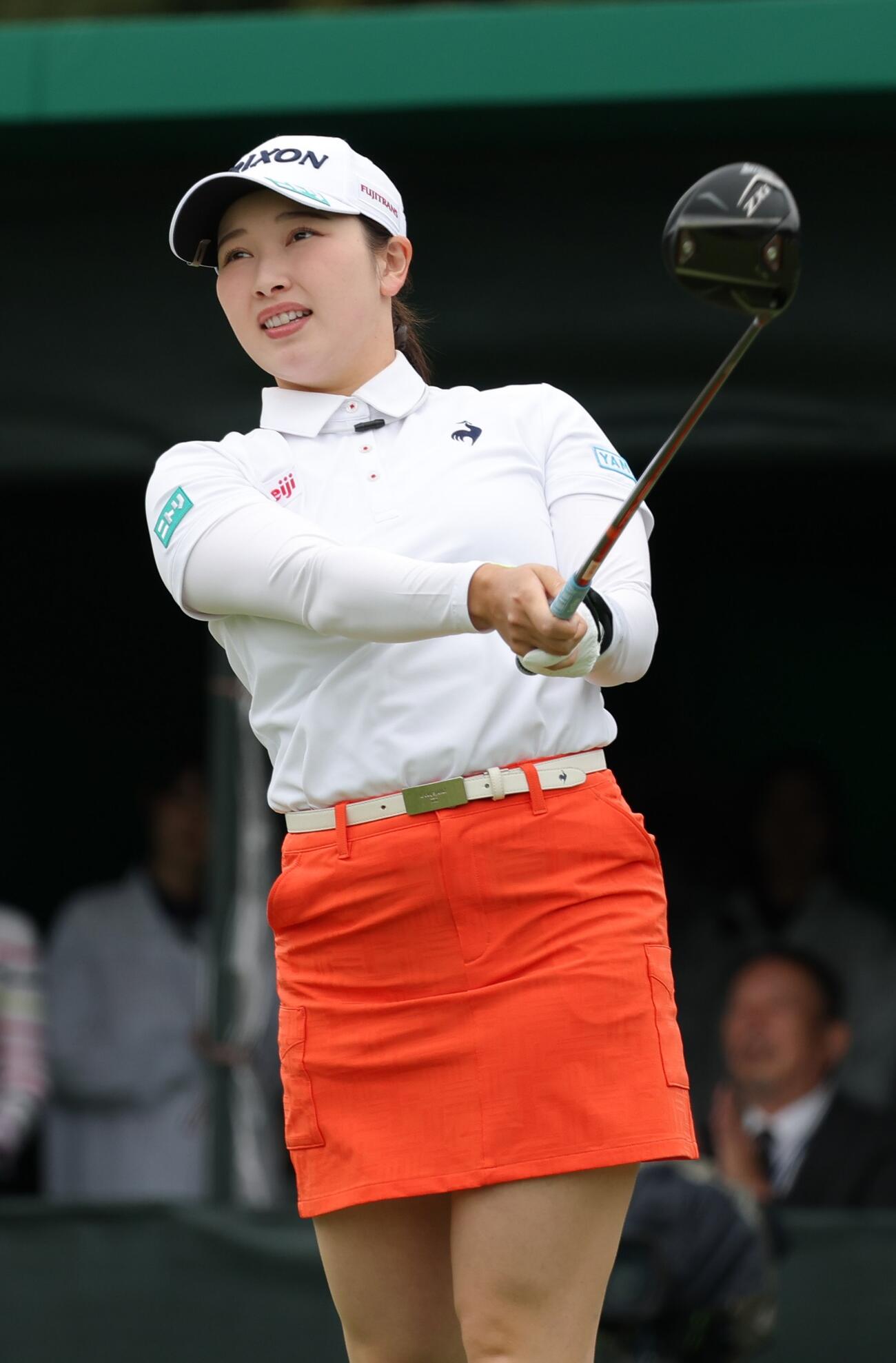 1番、ティーショットを放つ小祝（撮影・上山淳一）