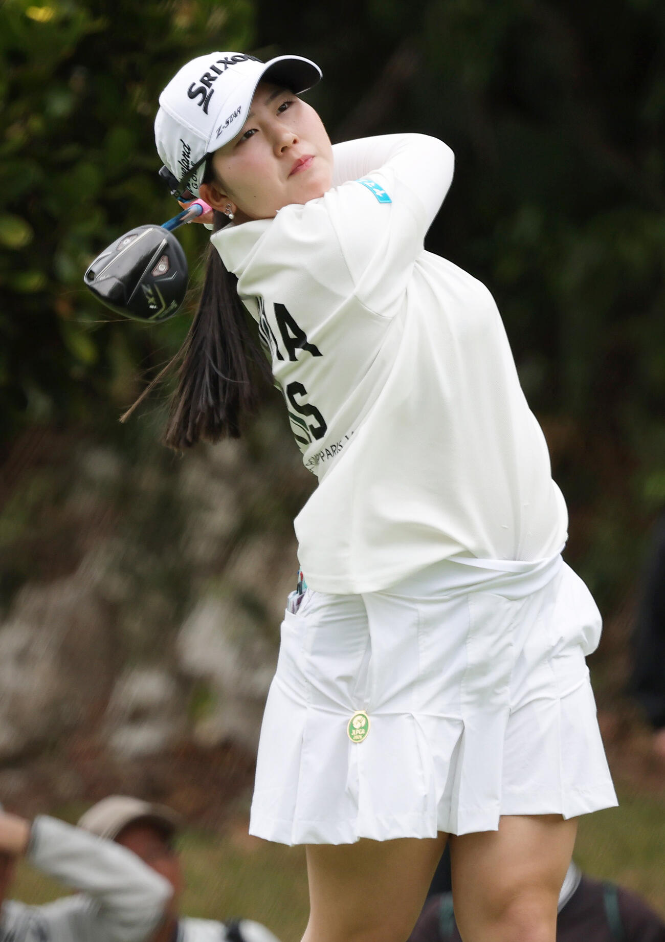 2番、ティーショットを放つ藤本（撮影・上山淳一）