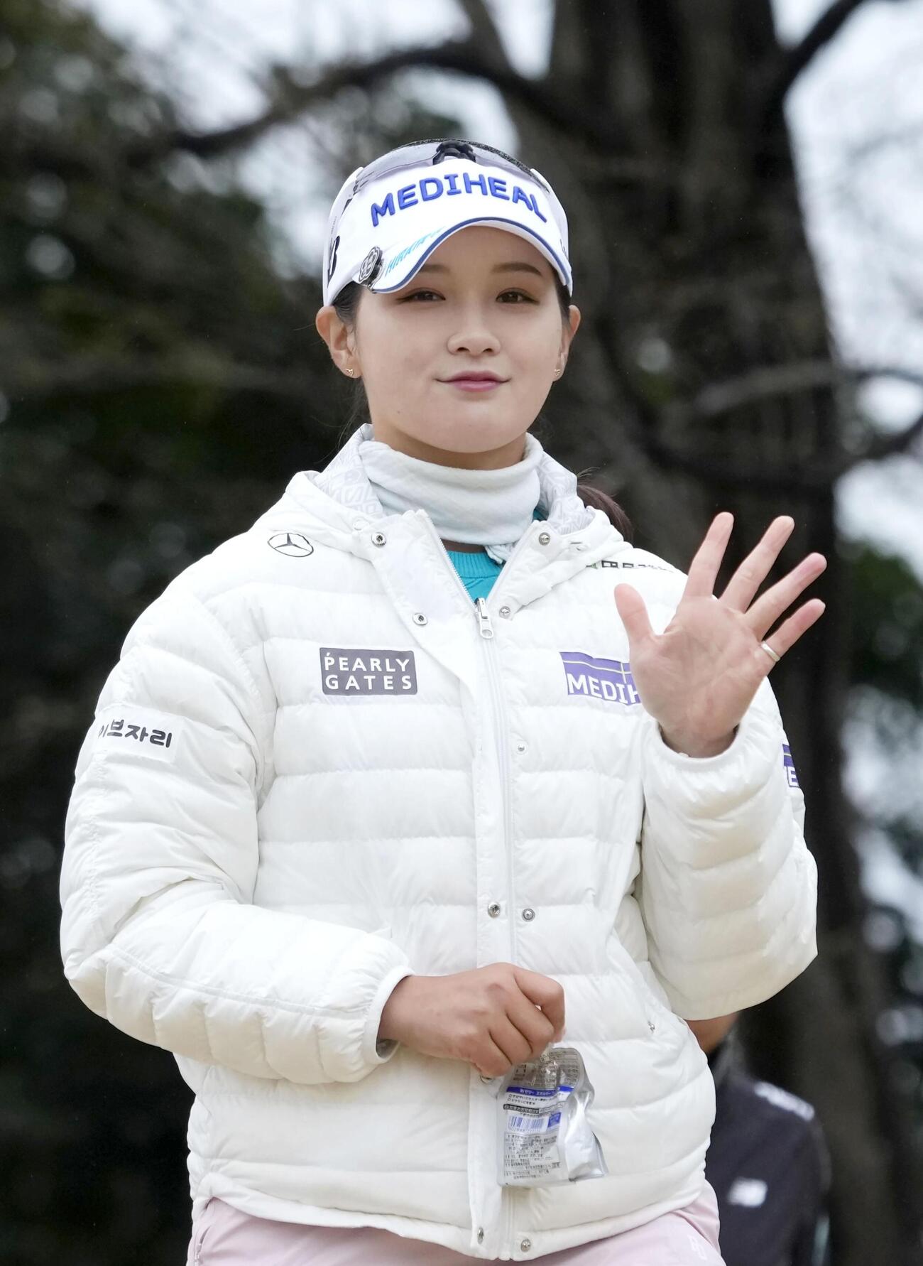 第1日、5アンダーで首位の朴炫径（共同）