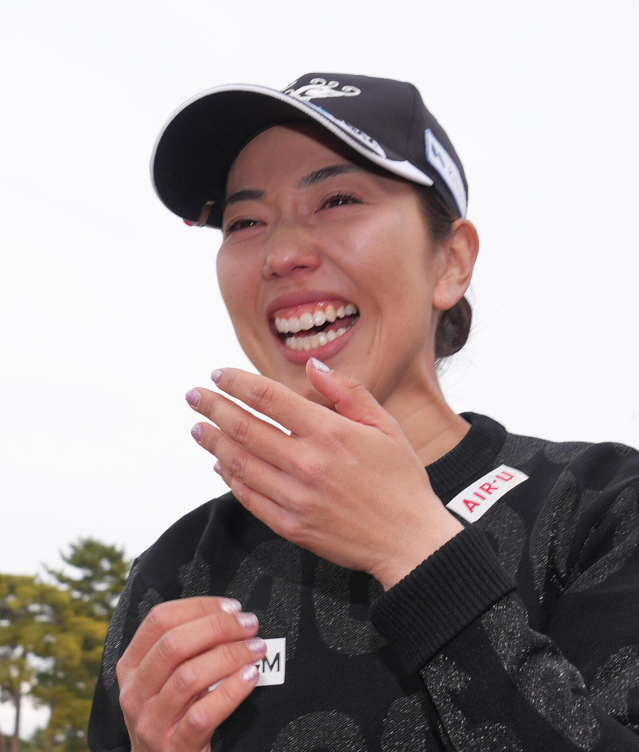 優勝し、感極まった表情を見せる笠（撮影・足立雅史）
