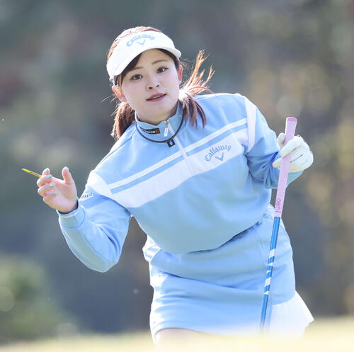 13番、ティーショットを放った政田夢乃（撮影・宮地輝）