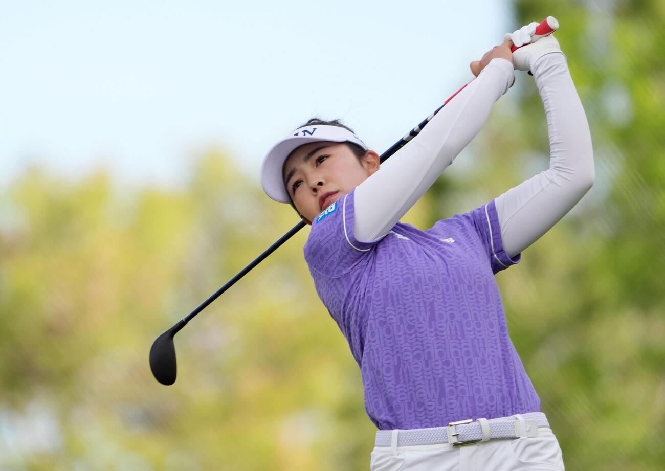 第1ラウンド、5アンダーで首位の山下美夢有＝シャドークリークGC（共同）