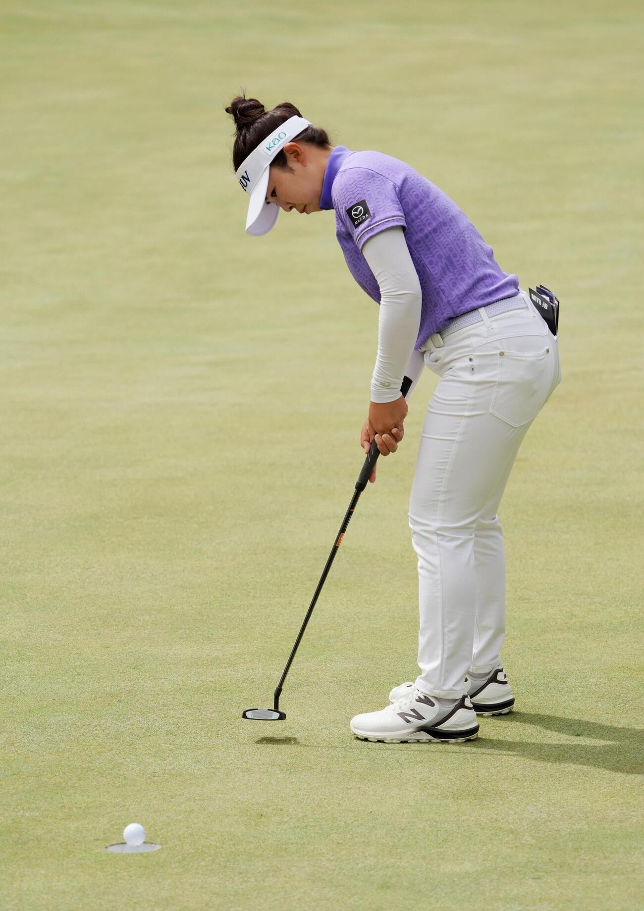 第1ラウンド、パットを打つ山下美夢有＝シャドークリークGC（共同）