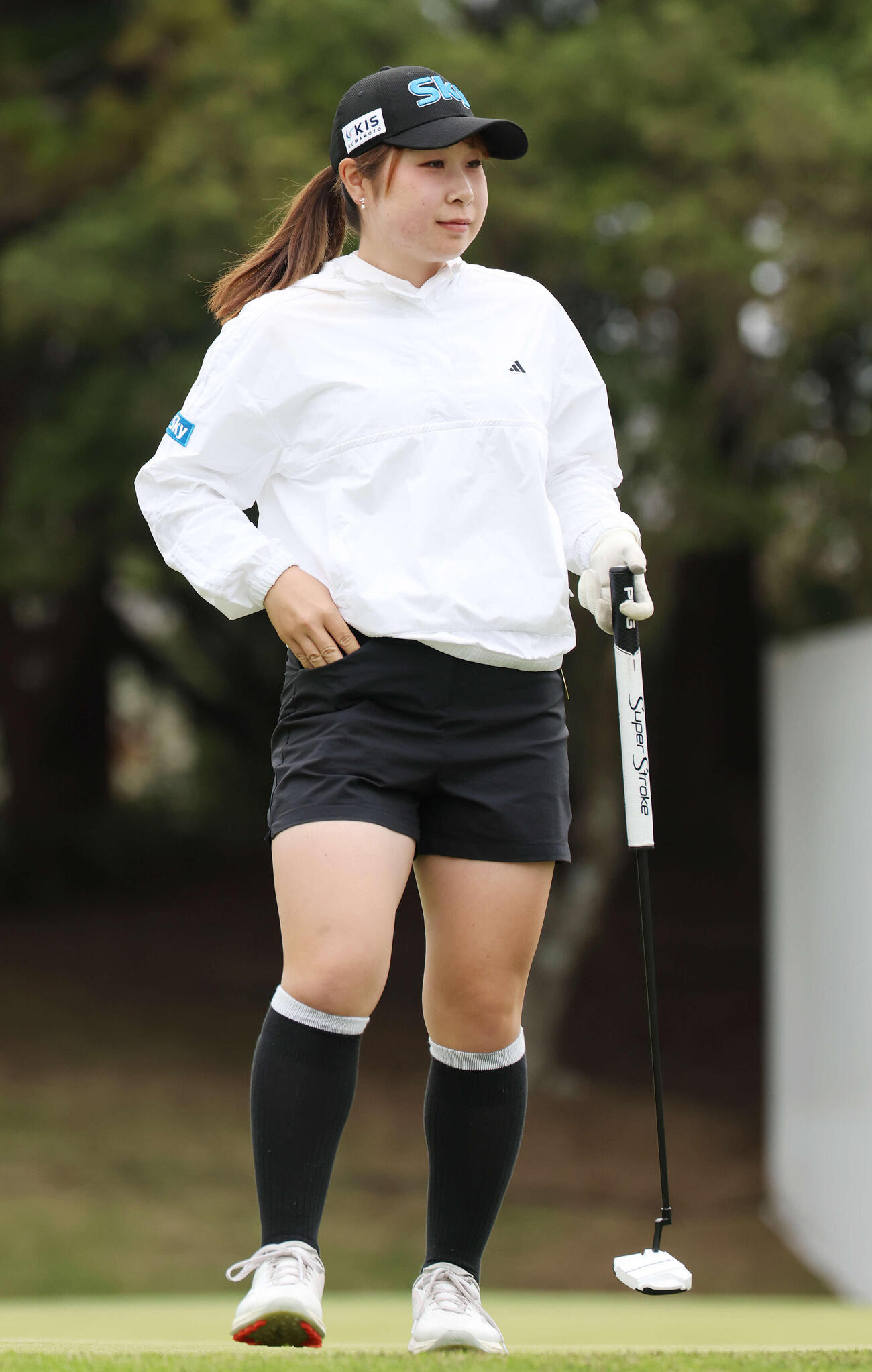 3日目を終えトータル7アンダーで首位タイの荒木優奈（撮影・宮地輝）