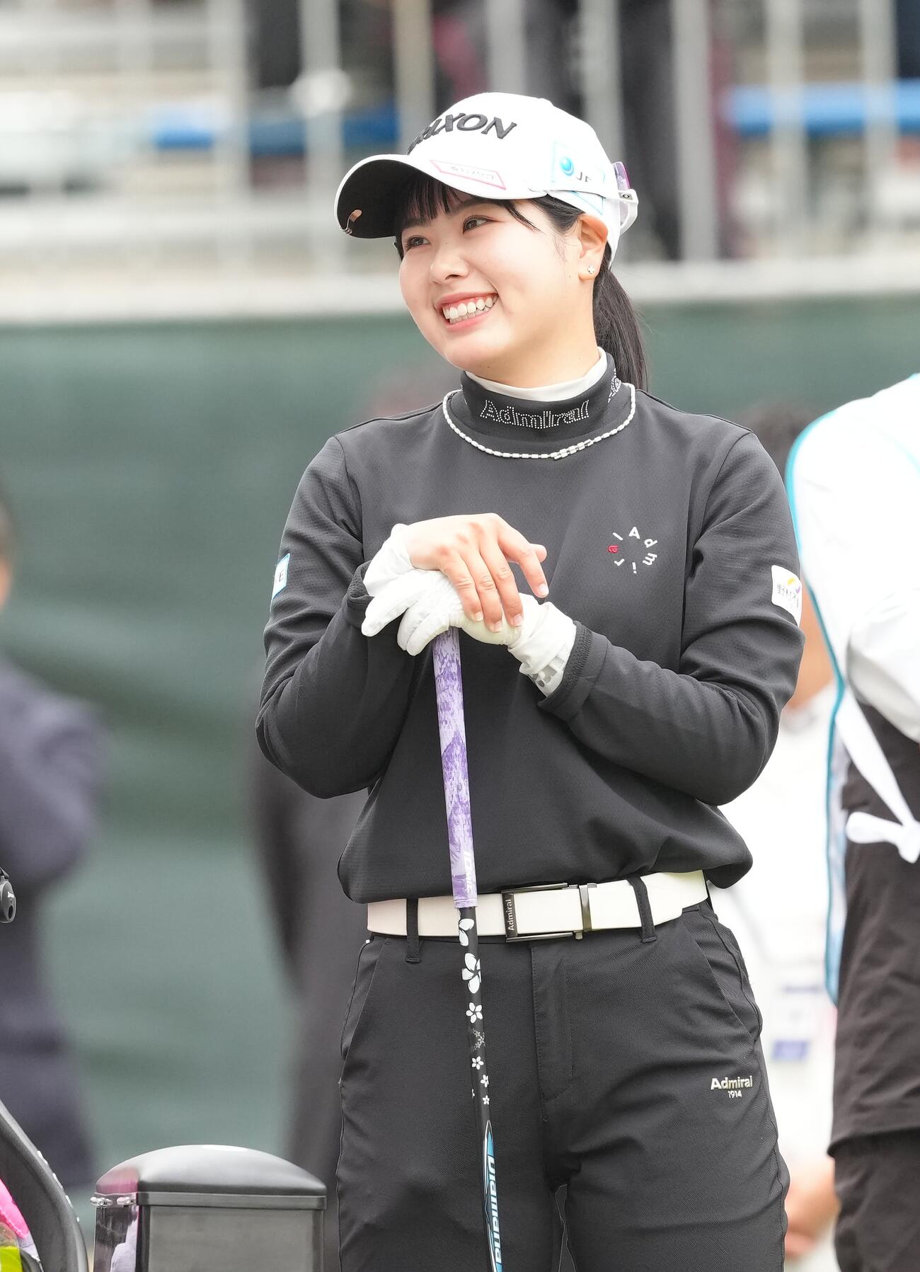 スタート前、笑顔を見せる尾関彩美悠（撮影・足立雅史）