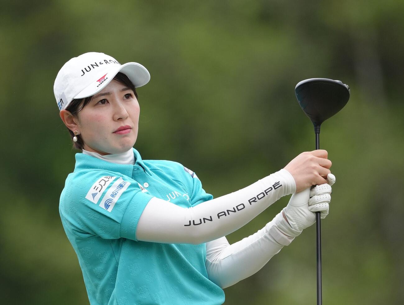 1番、ティーショットを放つ蛭田みな美（撮影・足立雅史）
