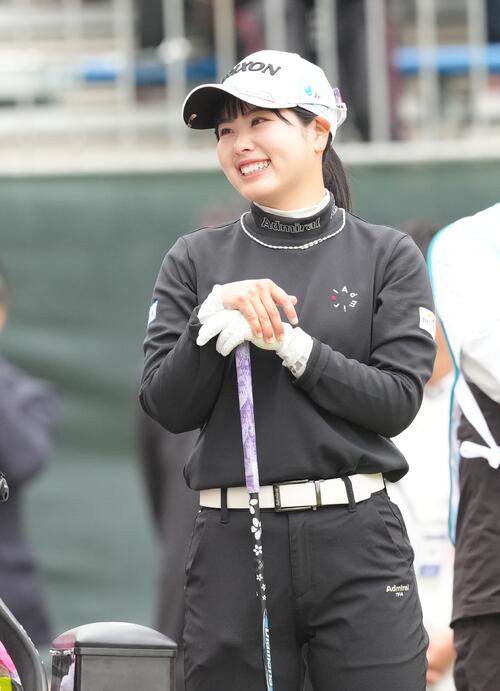 写真特集】笑顔の尾関彩美悠 藤田さいきのキャップには虫除けトンボ