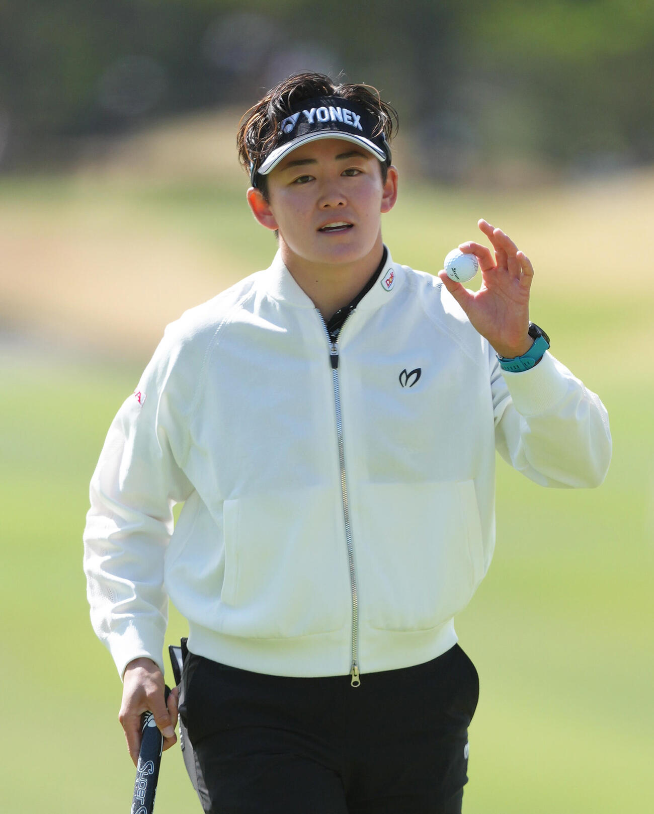 4番、パーパットを決めた岩井明愛（撮影・足立雅史）