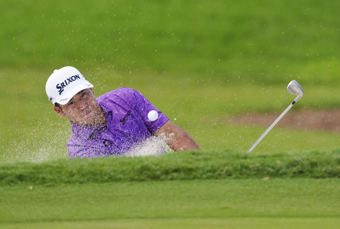 第1ラウンド、2アンダーで15位の松山英樹＝トランプナショナル・ドラル（共同）