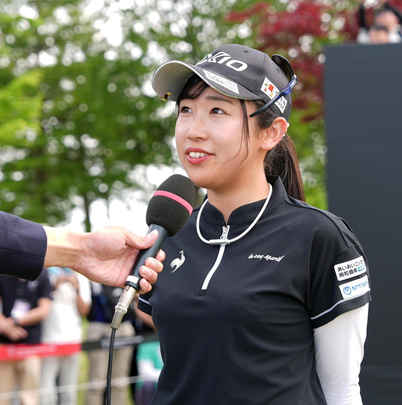 NTTドコモビジネスレディス　最終日　優勝しインタビューに応じる菅沼菜々（撮影・小島史椰）.