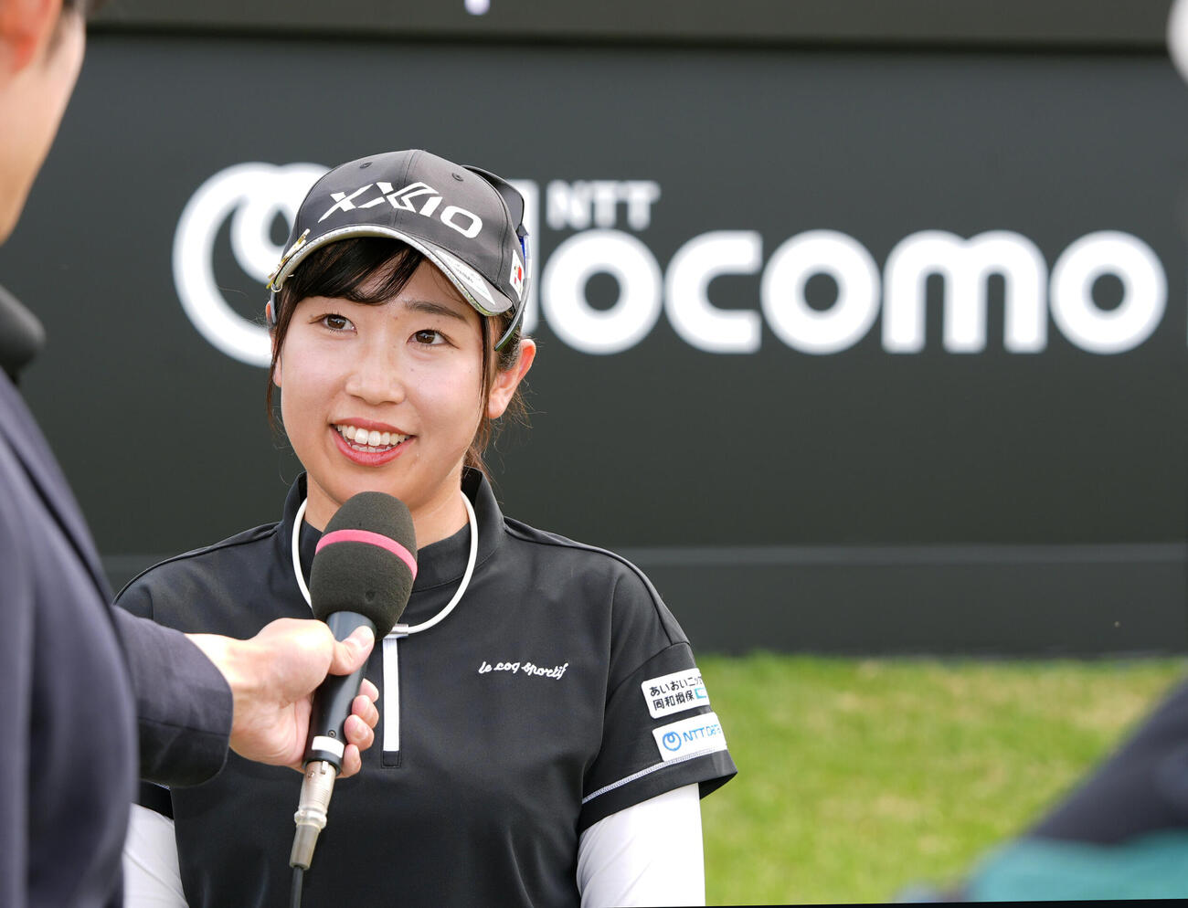 NTTドコモビジネスレディス　最終日　優勝しインタビューに応じる菅沼菜々（撮影・小島史椰）.