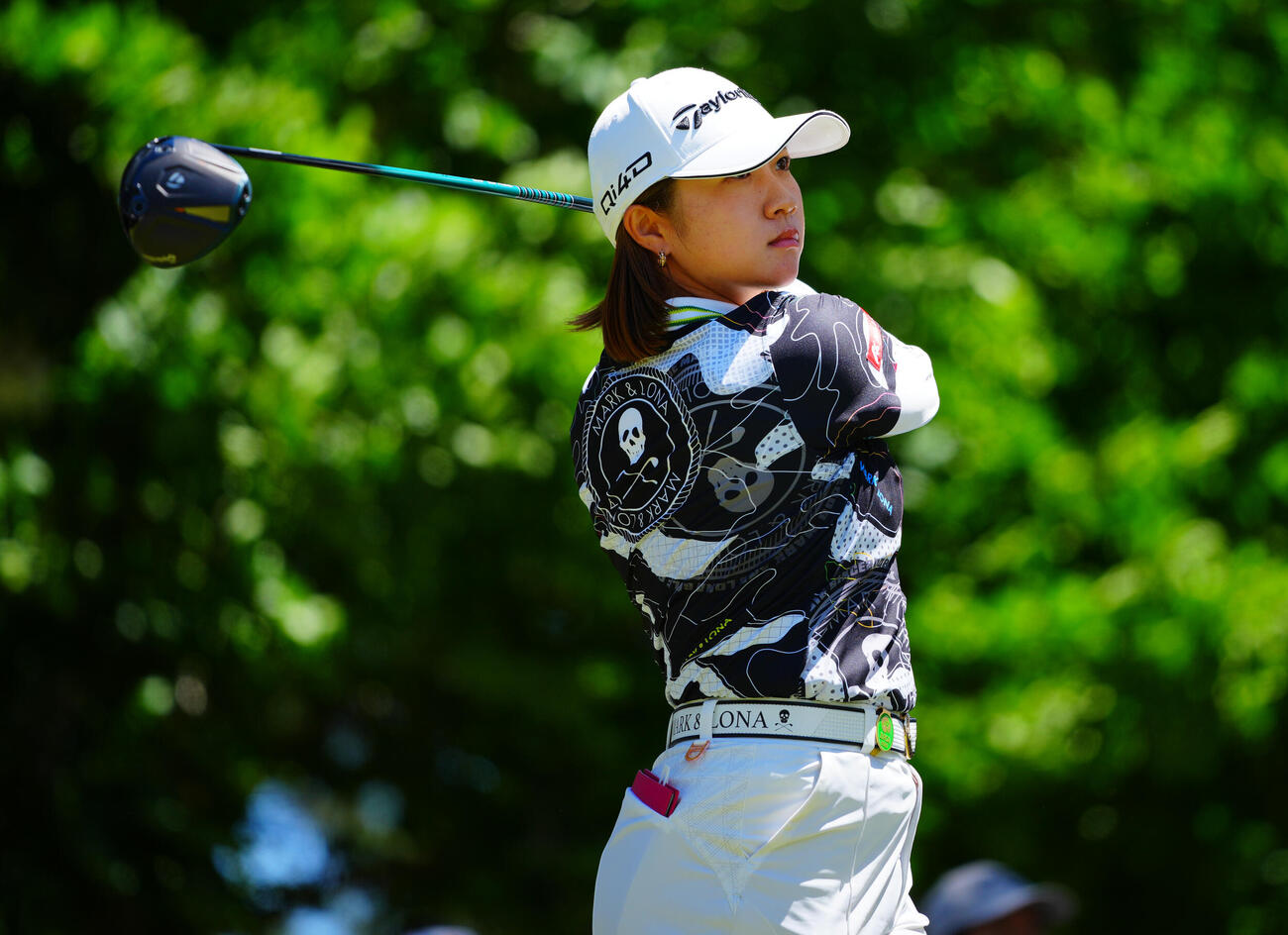 2番、ティーショットを放つ泉田琴菜（撮影・垰建太）