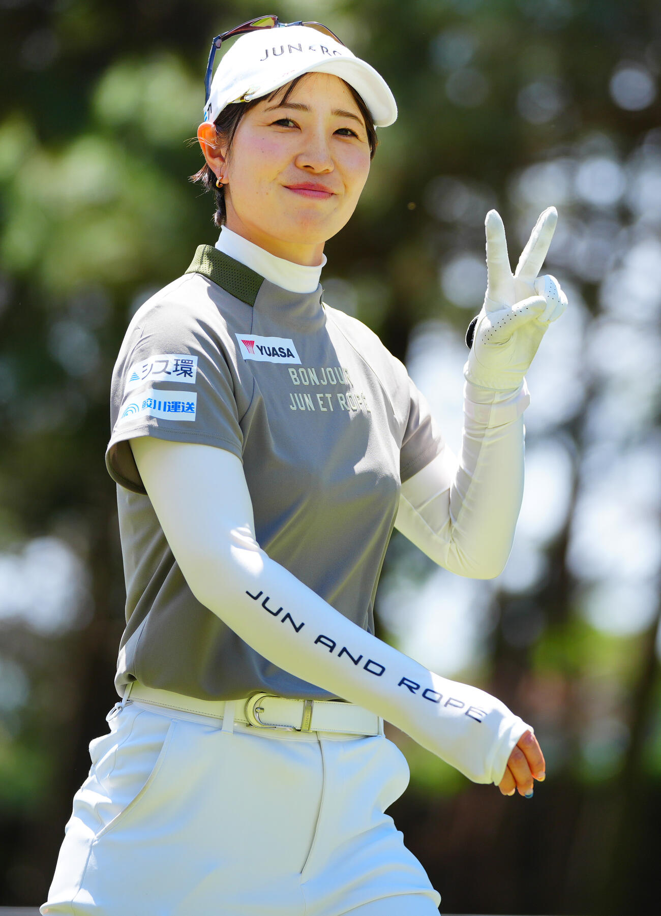 4番、笑顔を見せながら移動する蛭田みな美（撮影・垰建太）